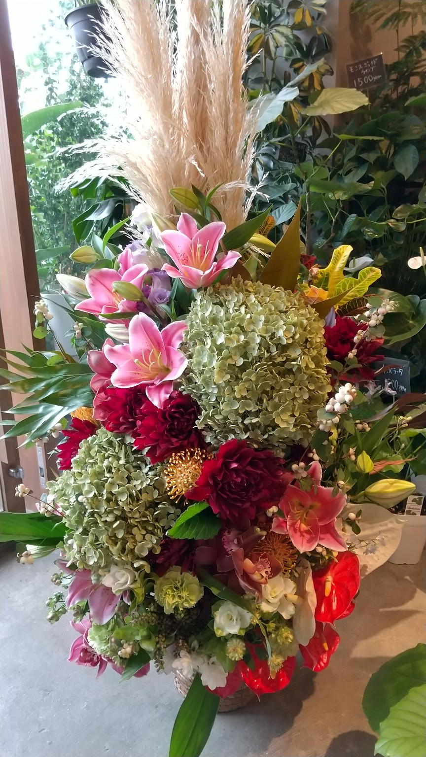 スナックのママさんの誕生日に花を贈るなら大阪の旭区にある花屋｜結いはなで