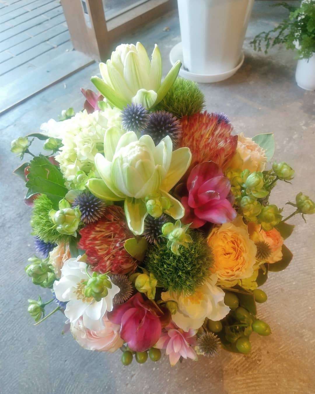 美容室さんにお祝い花を贈るなら大阪の旭区にある花屋｜結いはなで