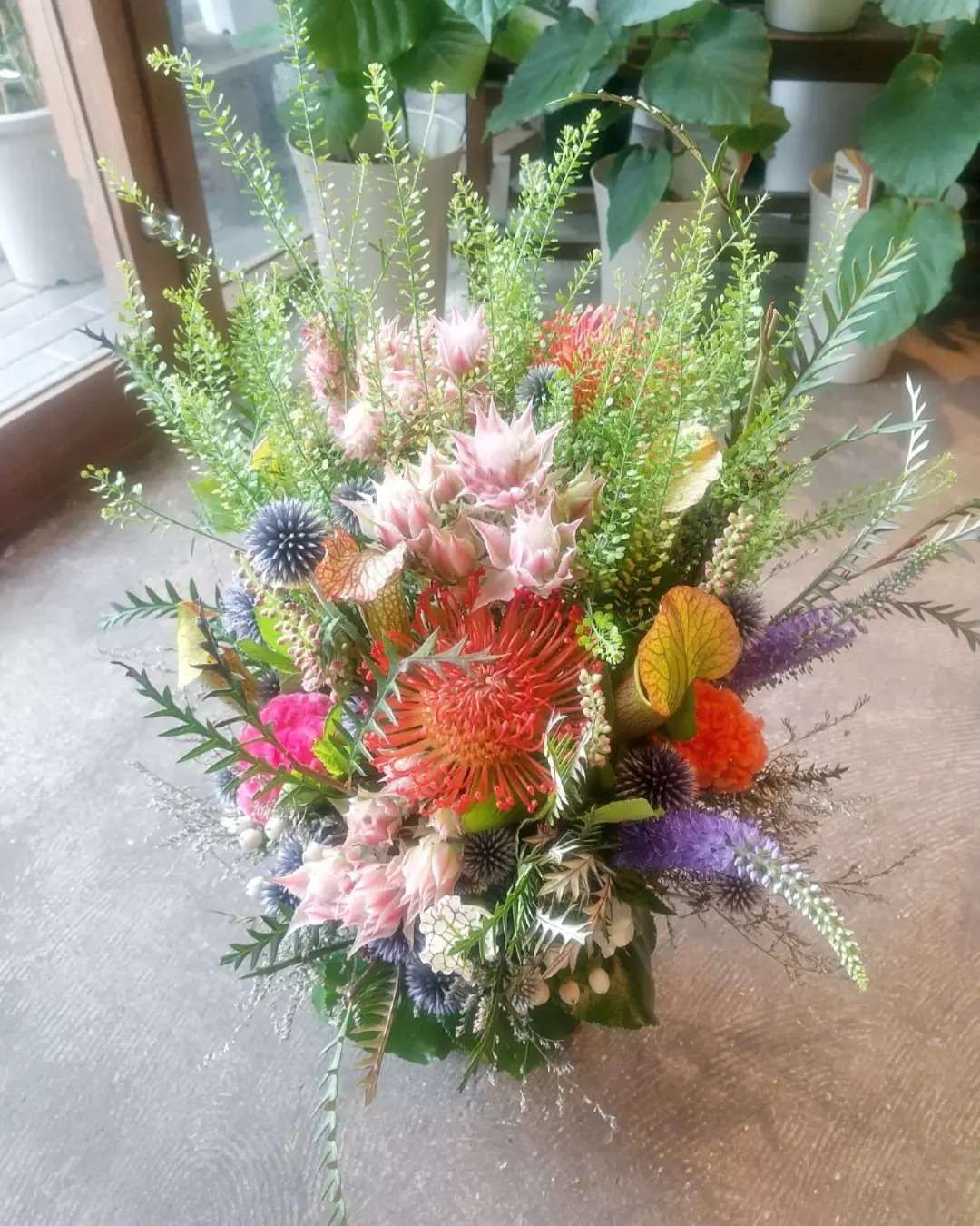 アクアショップの開店のお祝いに花を贈るなら大阪の旭区にある花屋｜結いはなで