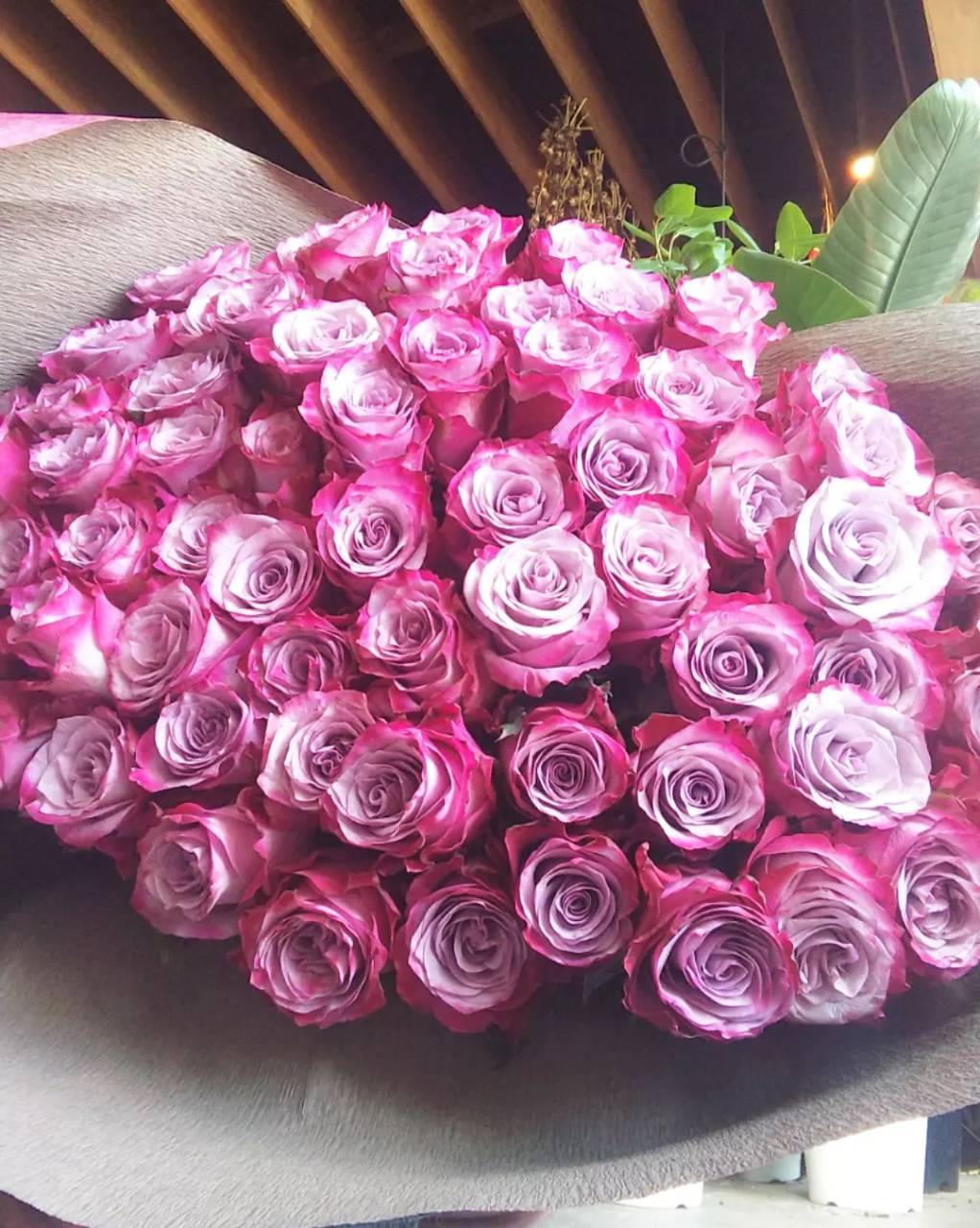 古希のお祝いに薔薇の花束を贈るなら大阪の旭区にある花屋｜結いはなで