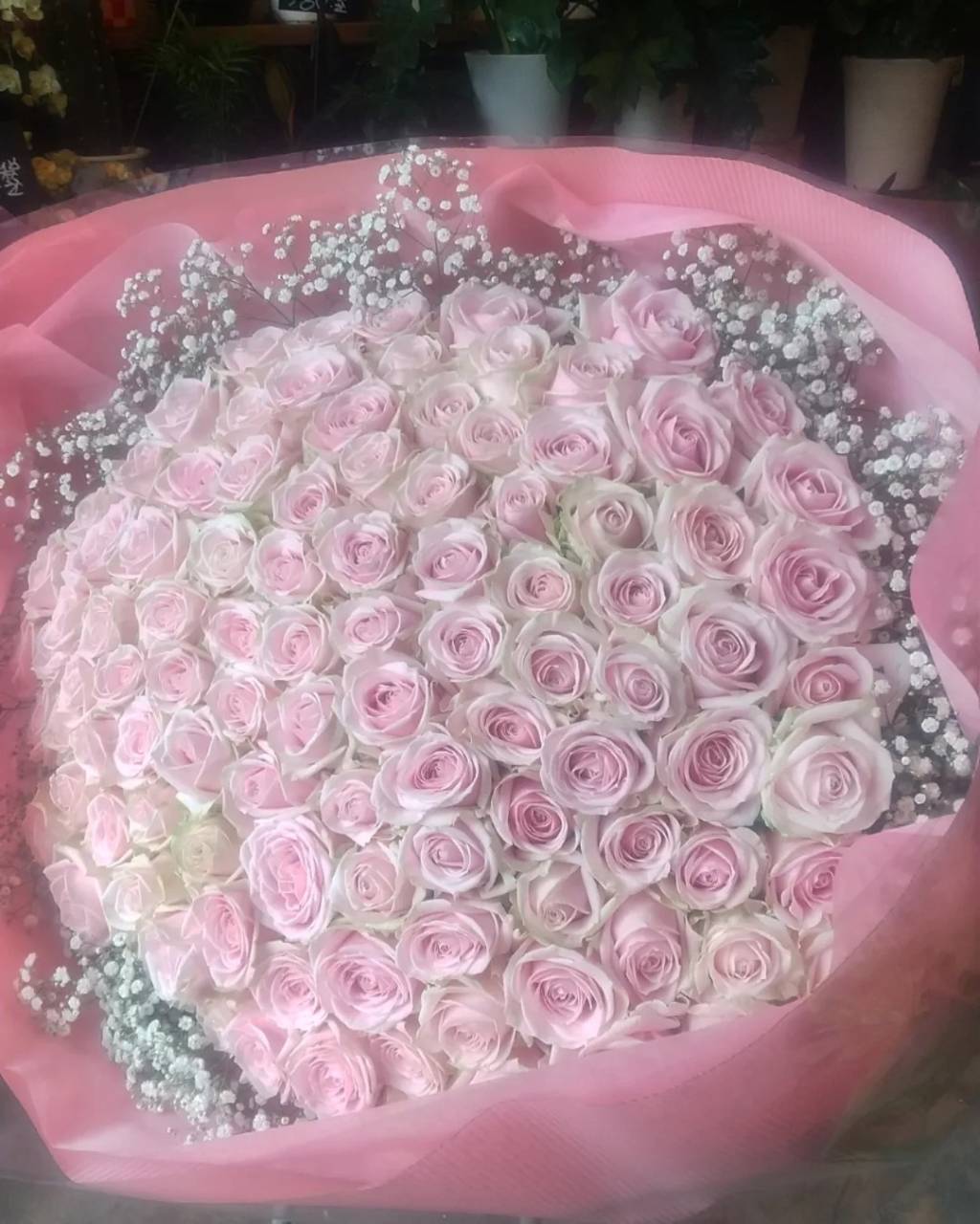 プロポーズに薔薇の花束を頼むなら大阪の旭区にある花屋｜結いはなで